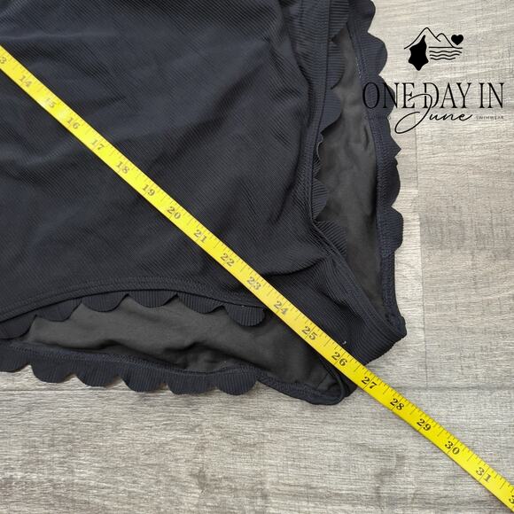 Charmo Scallop Edge Ribbed One Piece Swimsuit Size M - Picture 6 of 7